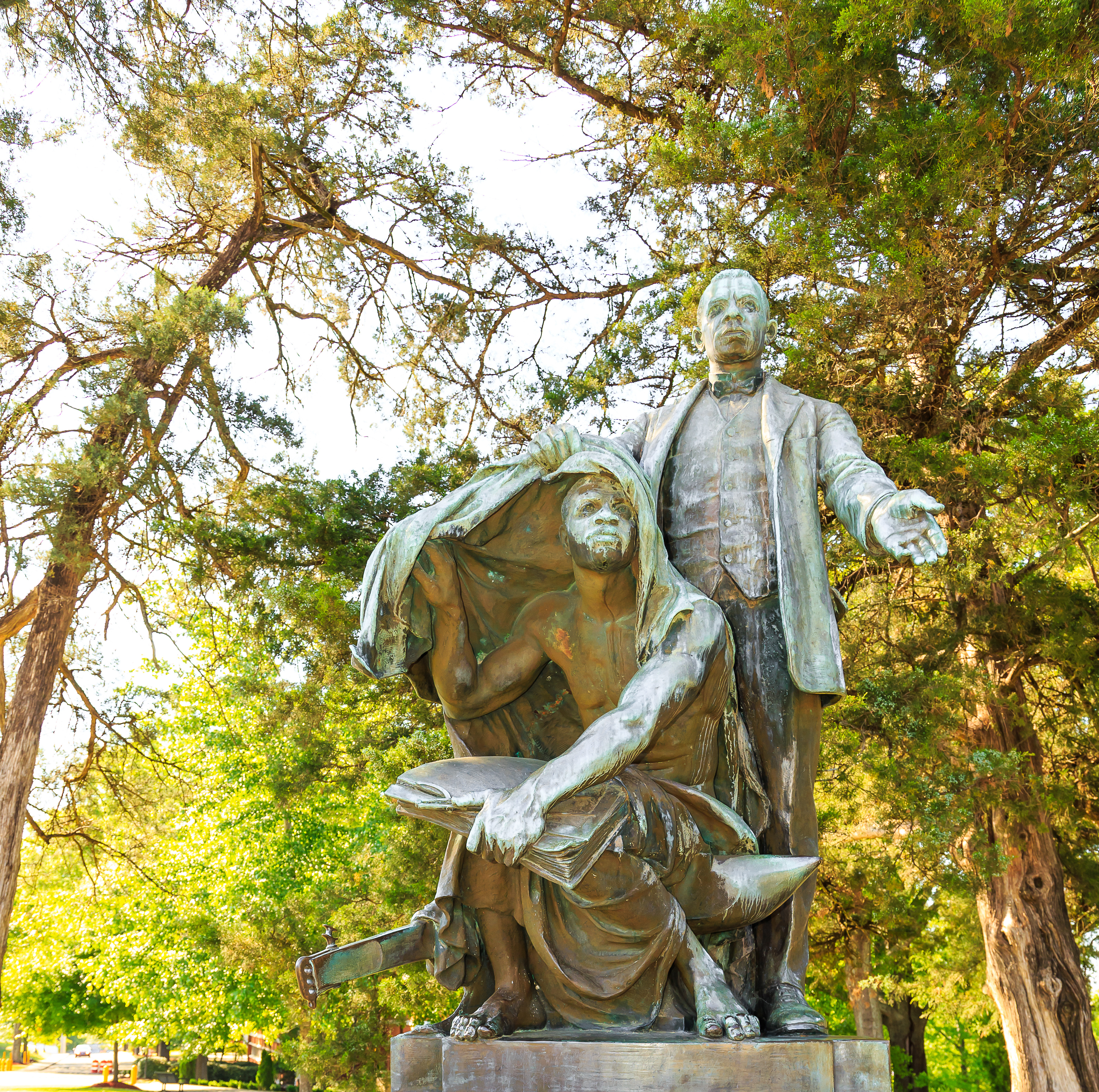 Lifting the Veil monument, Tuskegee University